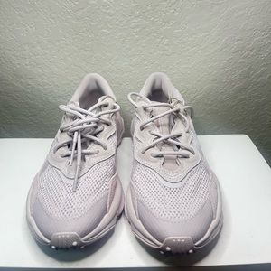 Adidas women’s original ozweego casual shoes in pink/ice purple sz 7.5